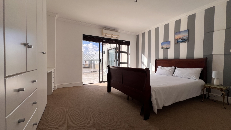 To Let 6 Bedroom Property for Rent in West Beach Western Cape